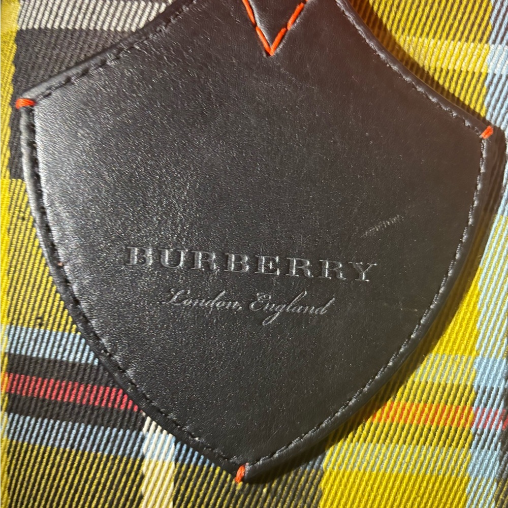 BURBERRY
Vintage Check Canvas Giant Reversible Tote Bag - Picture 8 of 10